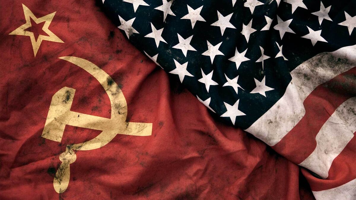 cold war flags soviet union and united states of america