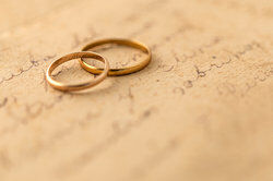Gold wedding rings as opinion examples