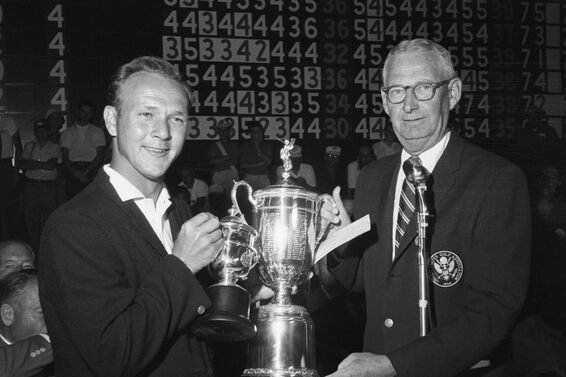 Arnold Palmer accepts the 1960 U.S. Open Trophy