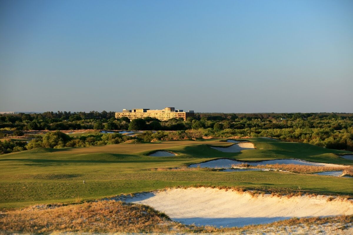 The par 3 fifth hole of the Streamsong Blue course