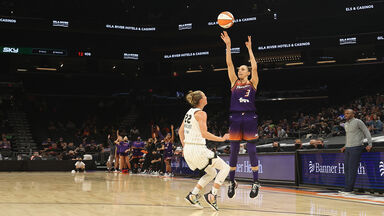 Basketball Players Diana Taurasi