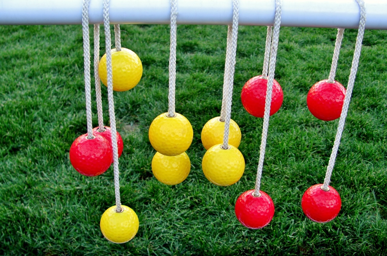 How to Play Ladder Ball: Rules for a Favorite Backyard Game | Golflink.com