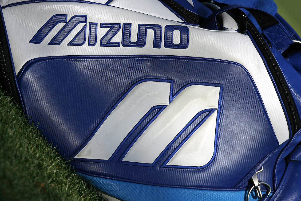 Mizuno blue and white golf bag