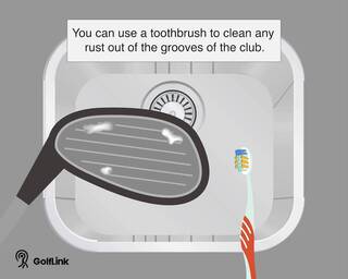 Cleaining golf club with toothbrush
