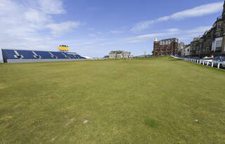 1st & 18th holes at St Andrews Old Course