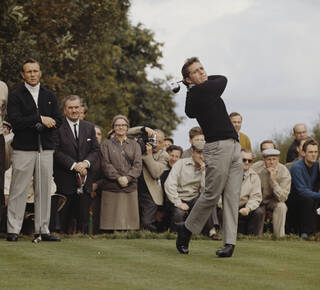 Gary Player tees off against Arnold Palmer (1964 World Match Play Championship)