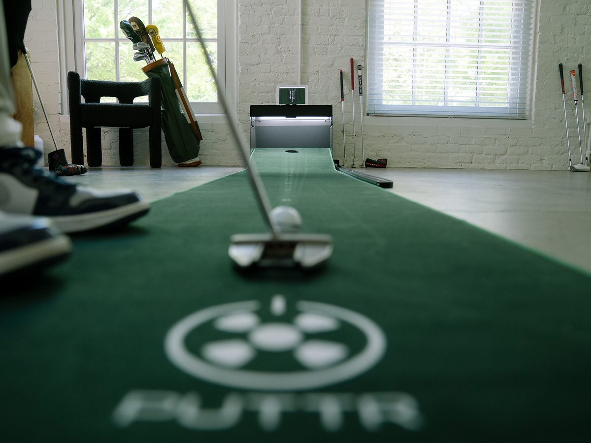 PUTTR Smart Putting Green