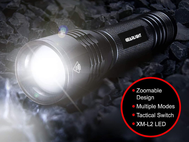 Powerful zoomable flashlight