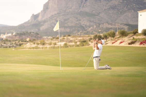 Frustrated golfer wants to get out of his golf slump