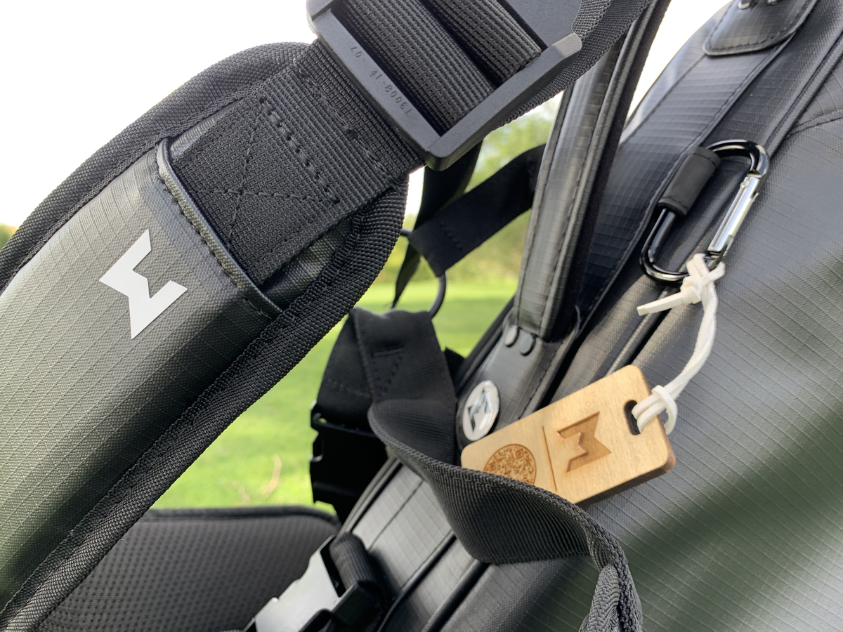 MNML MR1 golf bag close up