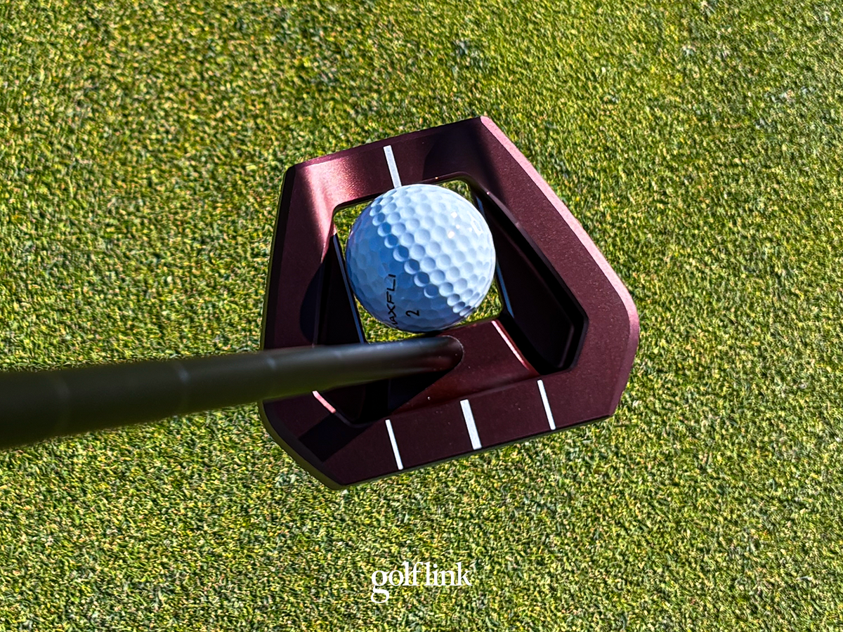 L.A.B. VZN.1i putter during Golflink testing