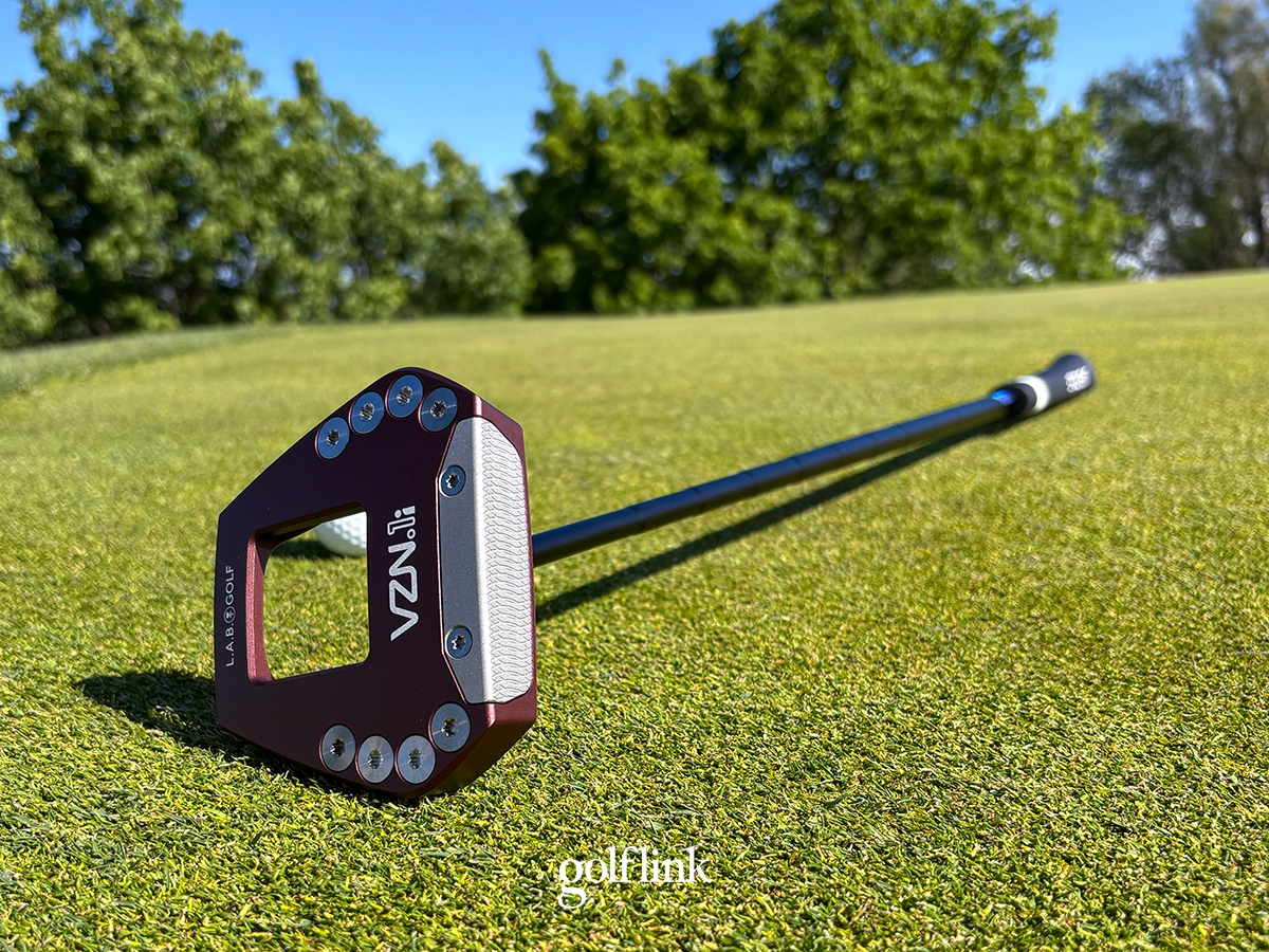L.A.B. VZN.1i putter during Golflink testing