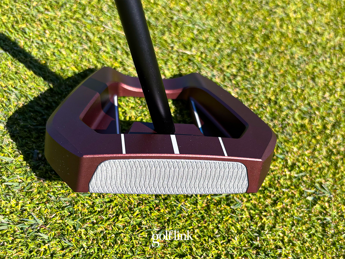 L.A.B. VZN.1i putter during Golflink testing