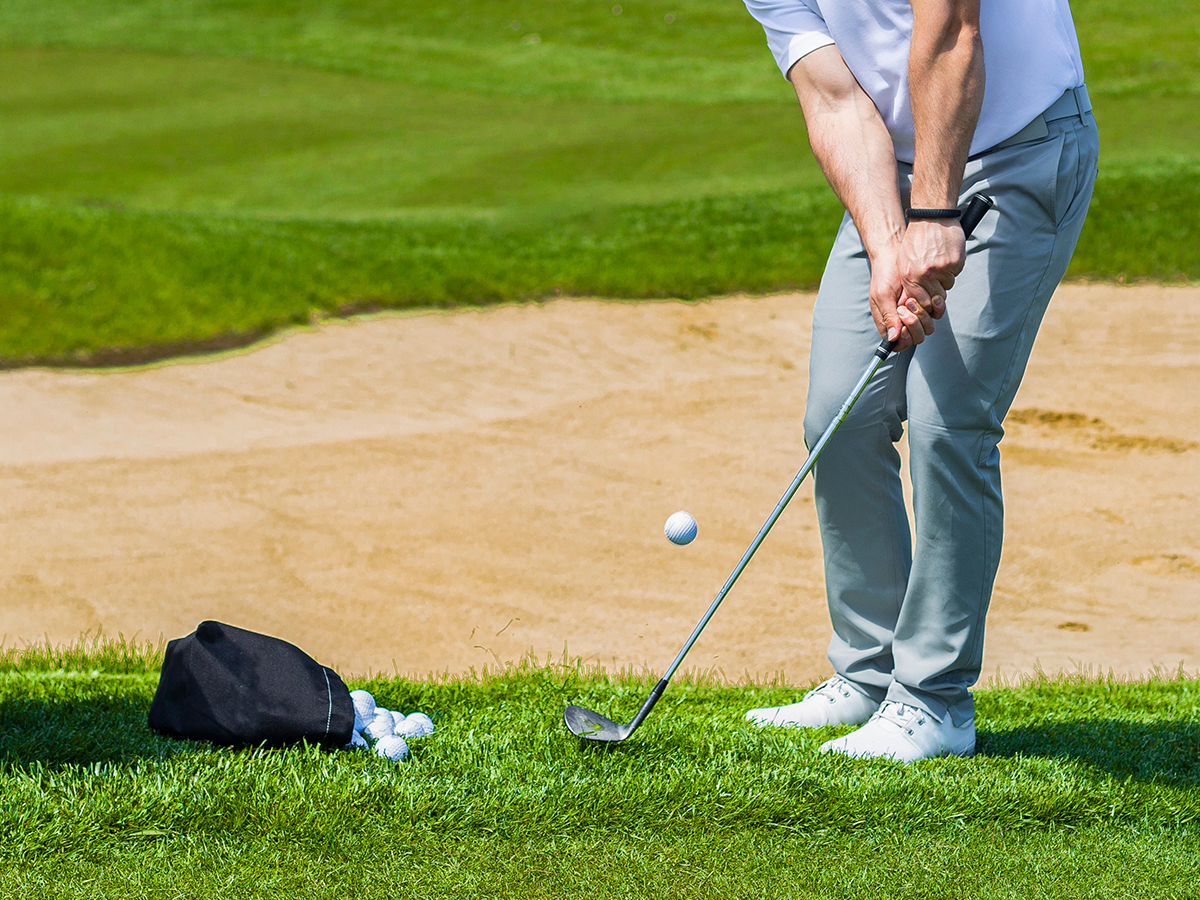 Golf practicing short game