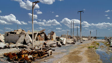 war zone destruction of town