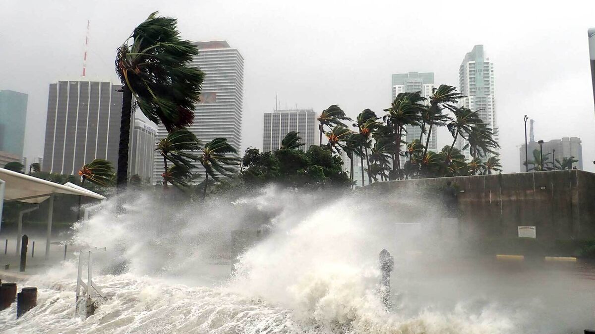 hurricane irma storm striking miami, florida