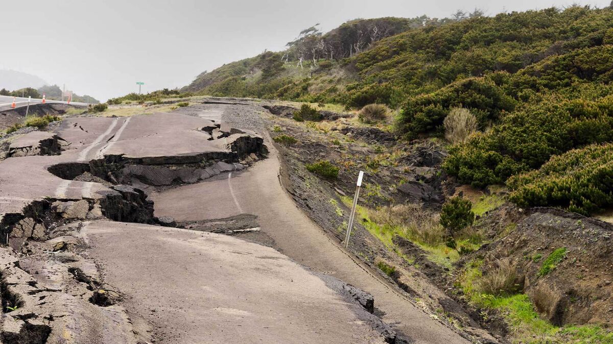 earthquake damage of road
