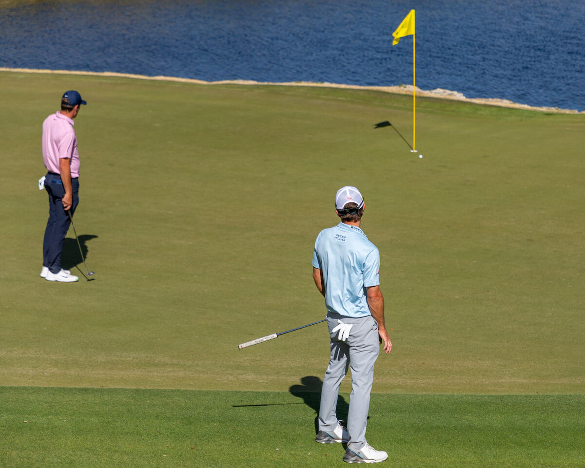 Kevin Kisner Scottie Scheffler watch putt