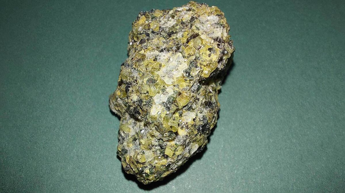 peridotite igneous rock