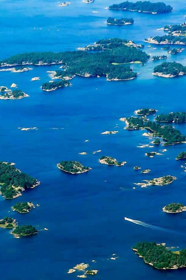 What Is an Archipelago? Examples Around the World | YourDictionary