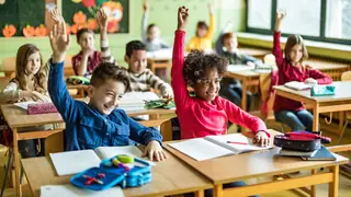 pronoun games with elementary students in classroom