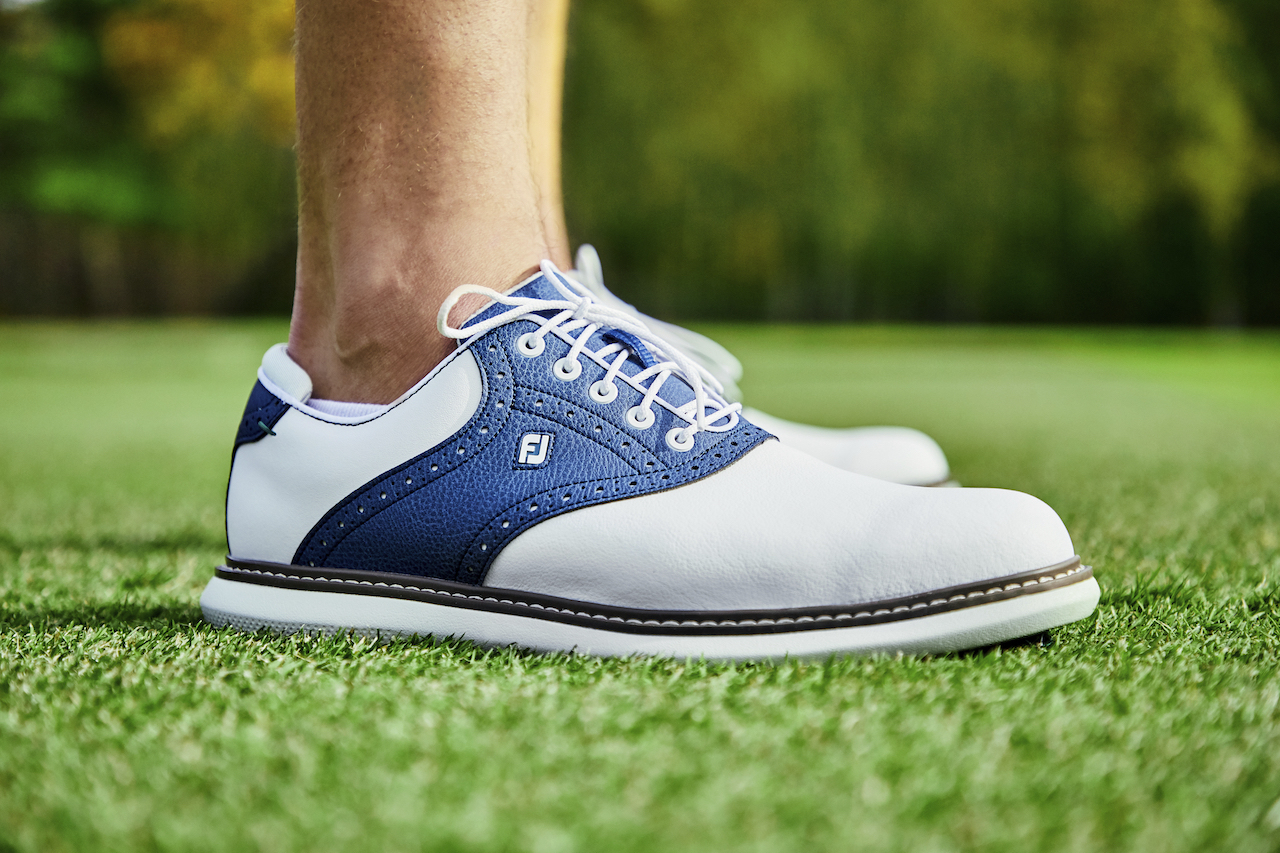 8 Best Men's Golf Shoes That Outperform the Rest