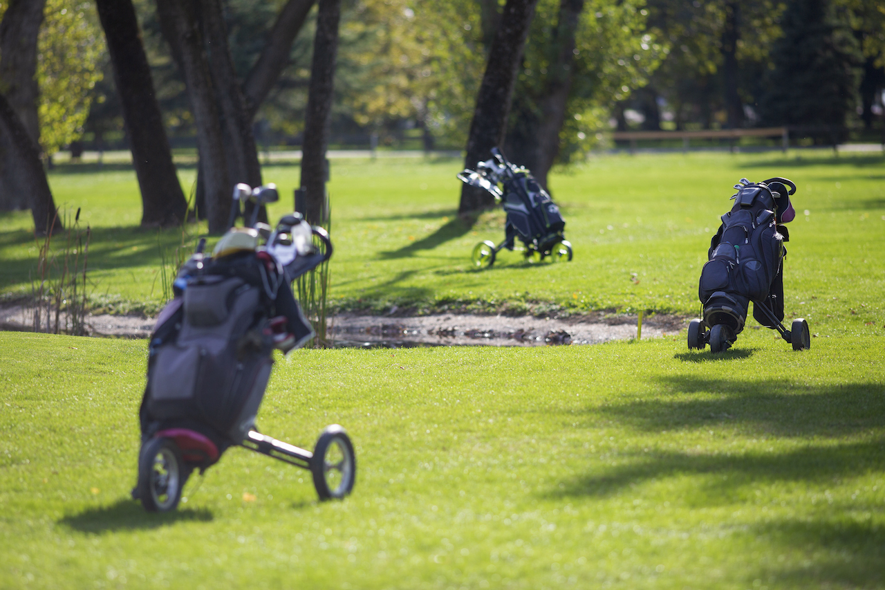 push carts on golf course