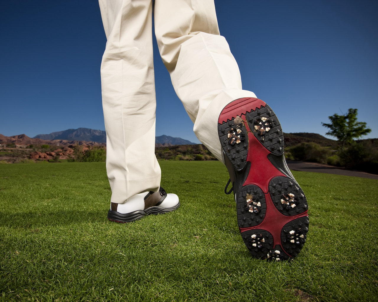 golf spikes on course