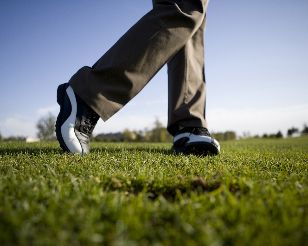 Golfer's feet during swing