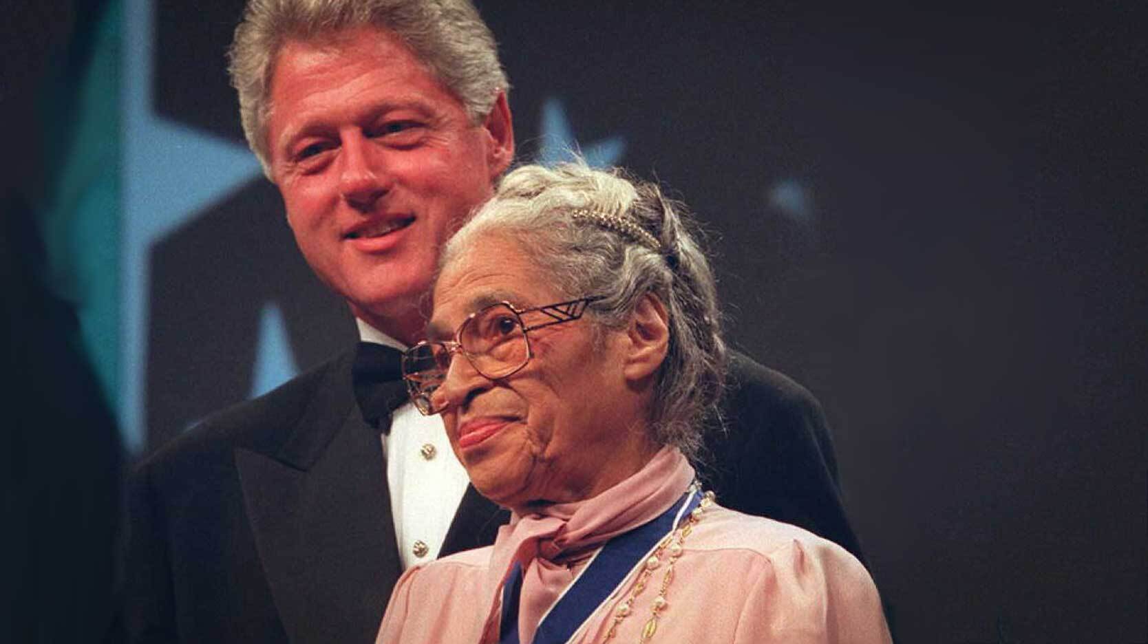 Rosa Parks awarded Medal of Freedom President Clinton 1996