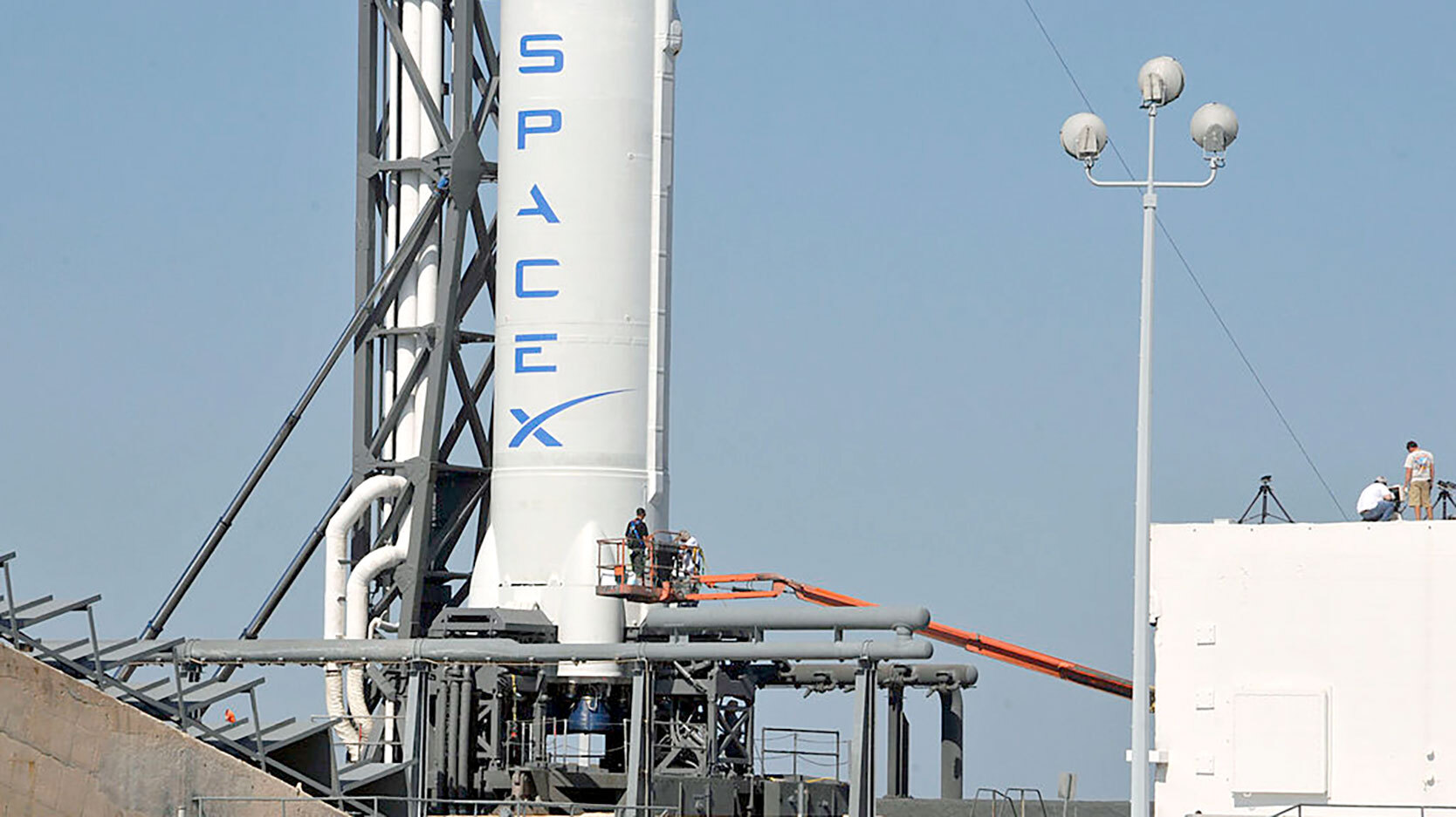 SpaceX's Falcon 9 spacecraft with Dragon reusable capsule